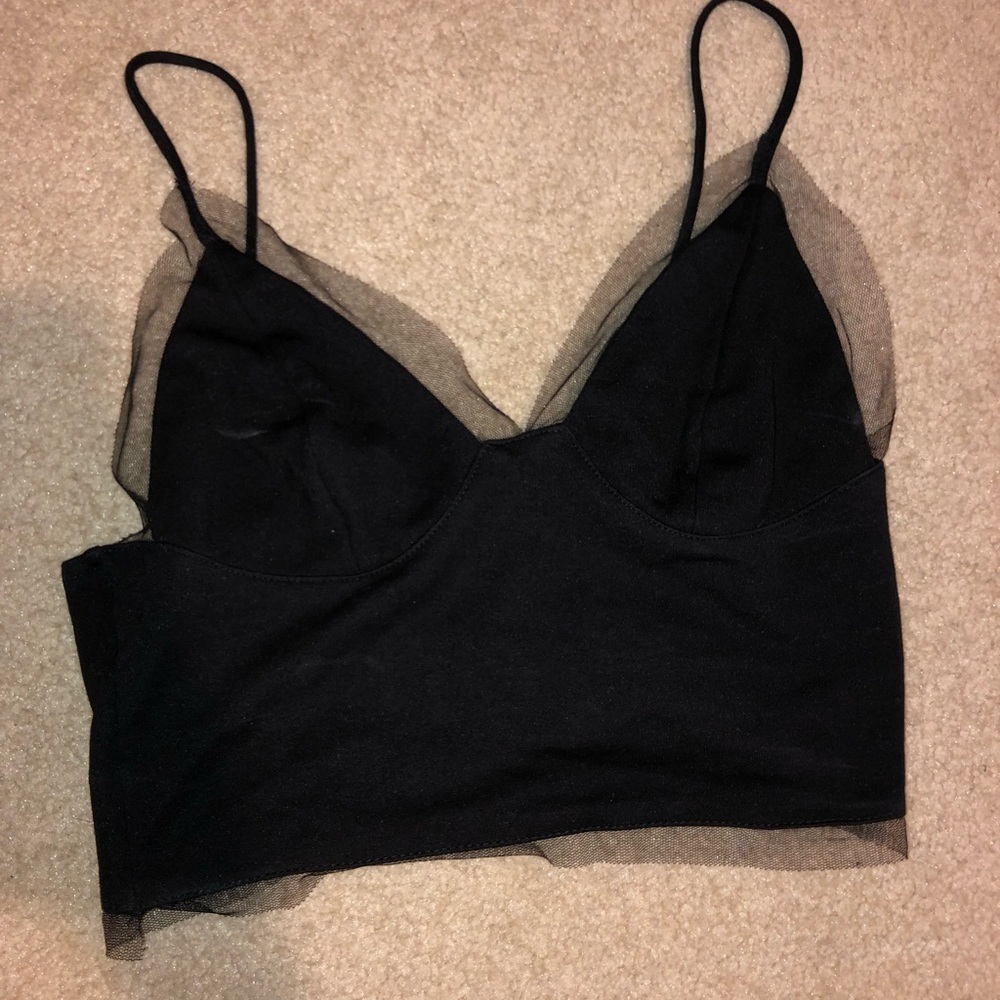 Adorable crop top!